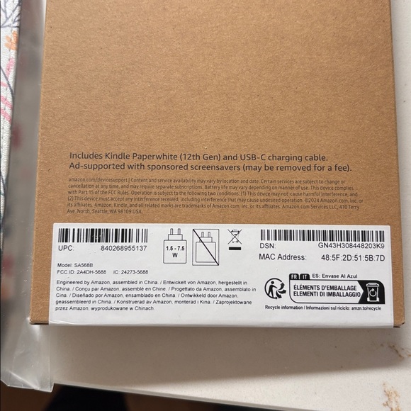 NWT Kindle Paperwhite Gen12 16GB with cover - Picture 2 of 2